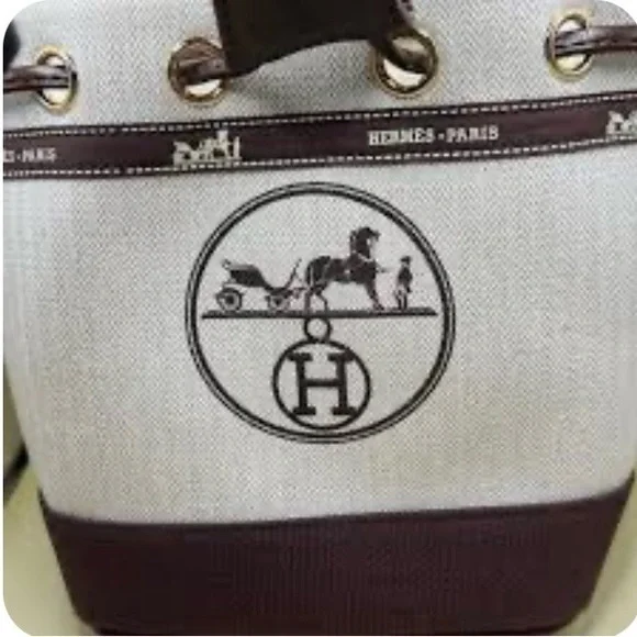 Hermes Brown and Cream Shoulder Bag with wristlet. - Picture 5 of 6